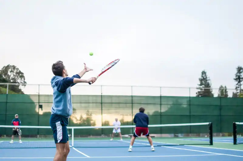 Die Auswirkungen von CBD auf die Tennisleistung: Physische und mentale Vorteile