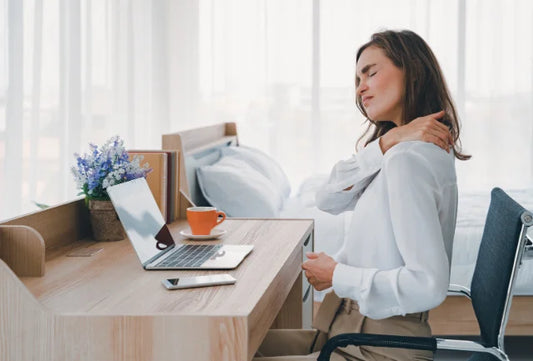 CBD Roll-On bei Nackenschmerzen: Linderung für den Büroalltag