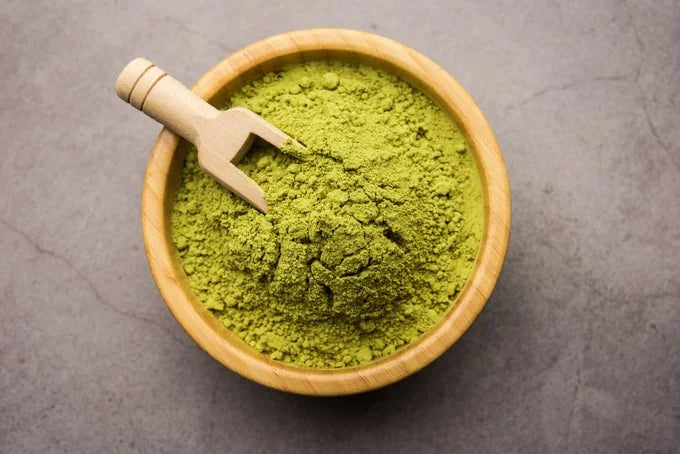 Moringa Pulver: Wirkung, Nebenwirkungen und Anwendung des grünen Superfoods
