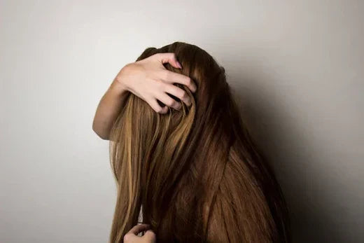 MSM für die Haare: Wirkung und Anwendung bei Haarausfall