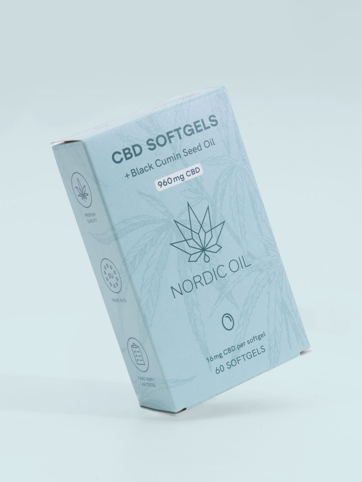 Die Verpackung des CBD Kapseln (960mg) steht auf der linken Kante, auf einem Blauen Hintergrund.
